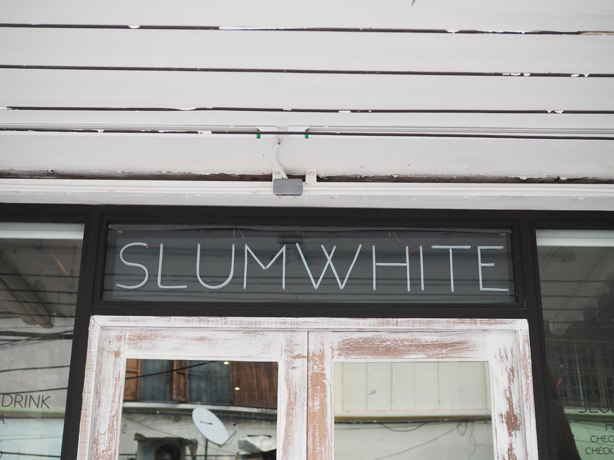 Slumwhite Albergue Bangkok Exterior foto